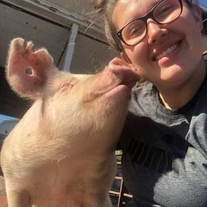 Meet your Posher, Caroline